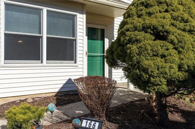 166 Lindfield Cir, Macungie, PA 18062 - photo 3