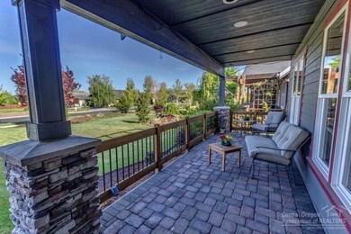 942 NW 15th St, Redmond, OR 97756 - photo 2