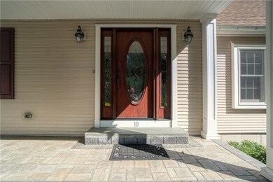 10 Buckboard Dr, Cumberland, RI 02864 - photo 2