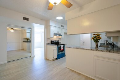Dining/Kitchen