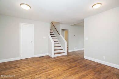 003-photo-dining-area-8090223