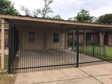 6359 French Chateau Dr, Houston, TX 77088 - photo 4