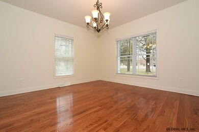 10 Frankie Ln, Clifton Park, NY 12065 - photo 5