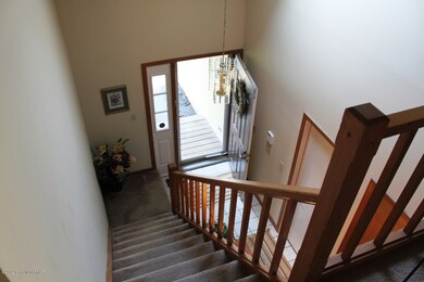 93 Village Dr, Stroudsburg, PA 18360 - photo 6