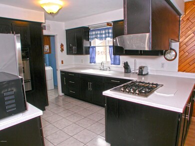 10 Kitchen