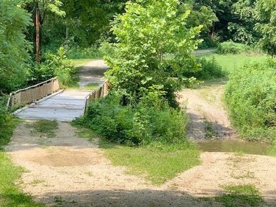 7811 S Sanes Rd, Connersville, IN 47331 - photo 6