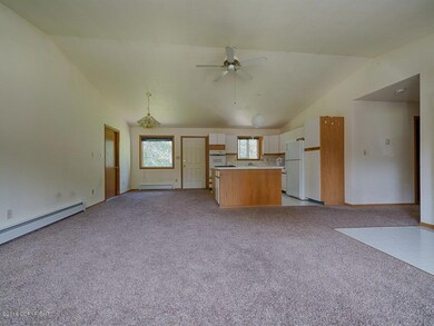 004_Living Room