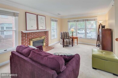209 Locust St SE unit IR, Vienna, VA 22180 - photo 4