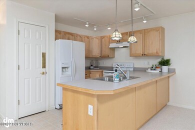 06-Kitchen 20220603-DW-5290