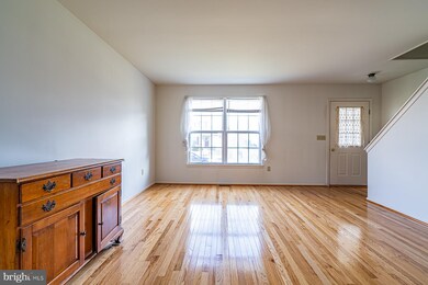 1026 Deerfield Cir, Perkasie, PA 18944 - photo 6