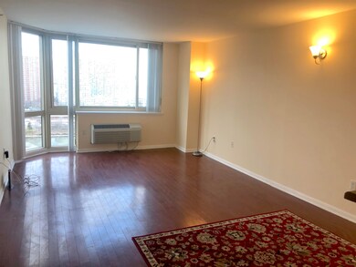 Mandalay on the Hudson unit 1605, Jersey City, NJ 07302 - photo 2