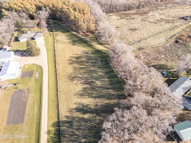 4350 N Columbia Rd, Grand Forks, ND 58203 - photo 6