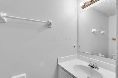 3387 Retriever Rd, Columbus, OH 43232 - photo 7