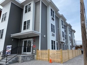 208 Neponset Valley Pkwy unit 5, Boston, MA 02136 - photo 7