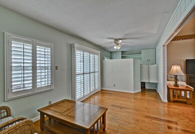 10514 W Palmeras Dr, Sun City, AZ 85373 - photo 3