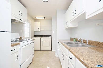 1010 King St, Charlottesville, VA 22903 - photo 4