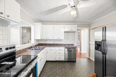 2143 Hillsboro Heights, Knoxville, TN 37920 - photo 6