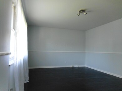 4351 E Fulton St 007