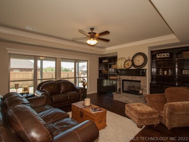 1415 E Washington Place, Broken Arrow, OK 74012 - photo 2