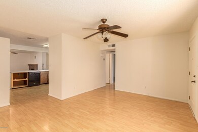 4726 W Kelton Ln, Glendale, AZ 85306 - photo 5