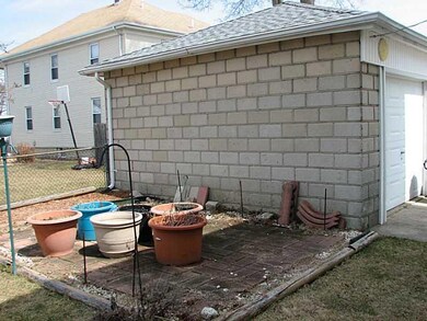 186 Hughes Ave, Pawtucket, RI 02861 - photo 4