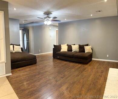 1918 S Bixby St, Sapulpa, OK 74066 - photo 4