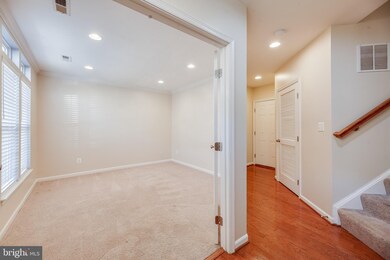 2120 Abbottsbury Way, Woodbridge, VA 22191 - photo 6