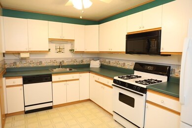 13 Dallas Dr unit 202, Dracut, MA 01826 - photo 3