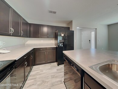 7706 Honor Ct, Jacksonville, FL 32210 - photo 6