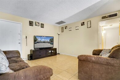 1216 Vista de Oro Dr unit A-D, El Paso, TX 79935 - photo 5