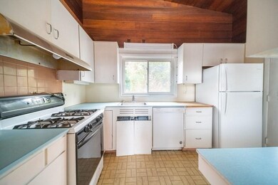 107 Brownell Ave, New Bedford, MA 02740 - photo 4