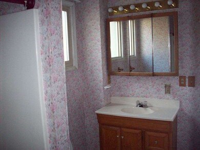 1010 Crossing St, Raymond, WA 98577 - photo 7