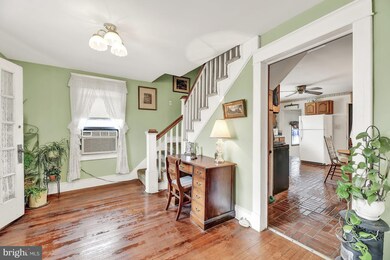 5826 Oakland Rd, Sykesville, MD 21784 - photo 2