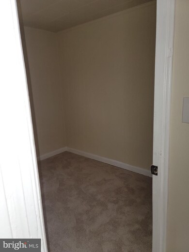 18319 Chestnut Dr unit A, Triangle, VA 22172 - photo 4