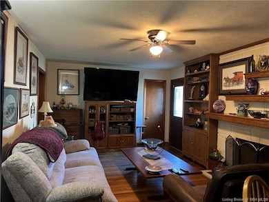 249 N Randolph Ave, Clarksville, IN 47129 - photo 4