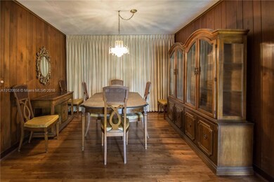 Dining room (chandelier is excluded)