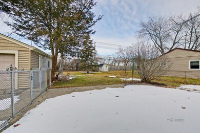 2402 Fremont St, Rolling Meadows, IL 60008 - photo 4