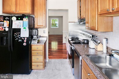 1980 Mayflower Dr, Woodbridge, VA 22192 - photo 5