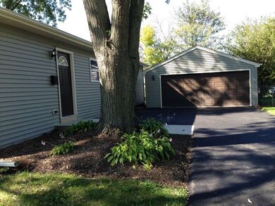 160 Austin Ave, Carpentersville, IL 60110 - photo 4