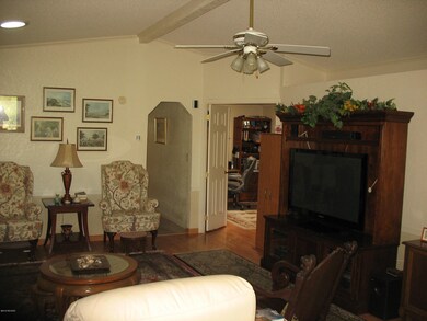 7770 Red Garnet Living Room (2)