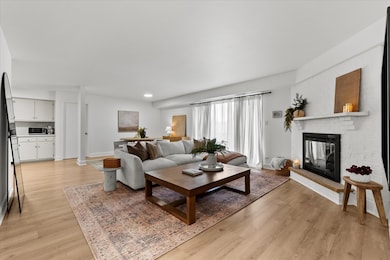 9051 S Roberts Rd unit 310, Hickory Hills, IL 60457 - photo 2