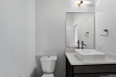 1606 N Hackberry unit 204, San Antonio, TX 78208 - photo 5