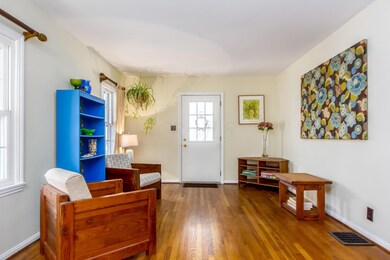 483 E Jeffrey Place, Columbus, OH 43214 - photo 4