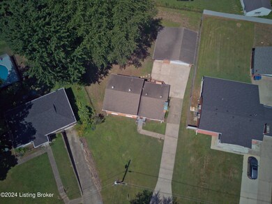 8203 Denise Dr, Louisville, KY 40219 - photo 3