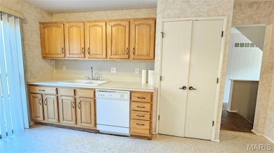 955 Silversprings Ln, Ballwin, MO 63021 - photo 7