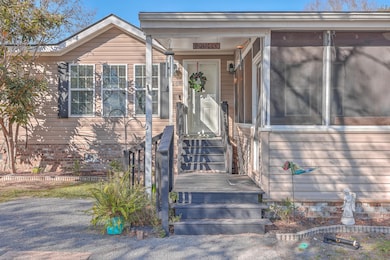 208 Catfish Landing Cir, Bonneau, SC 29431 - photo 3