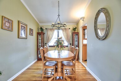 006_Dining Room