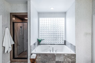 8612 Lanell Ln, Houston, TX 77055 - photo 7