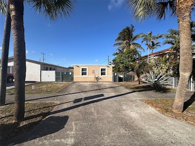 728 SW 6th St unit B, Dania, FL 33004 - photo 2