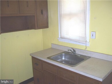 1037 Atlantic Ave, Camden, NJ 08104 - photo 6